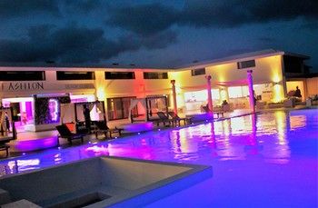 Poolside Bar